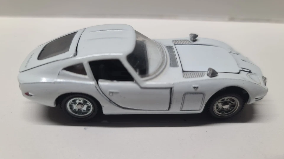 Toyota 2000 GT , Mebetoys référence A-29, teinte blanc pastel, sans boîte. - Photo 2/4