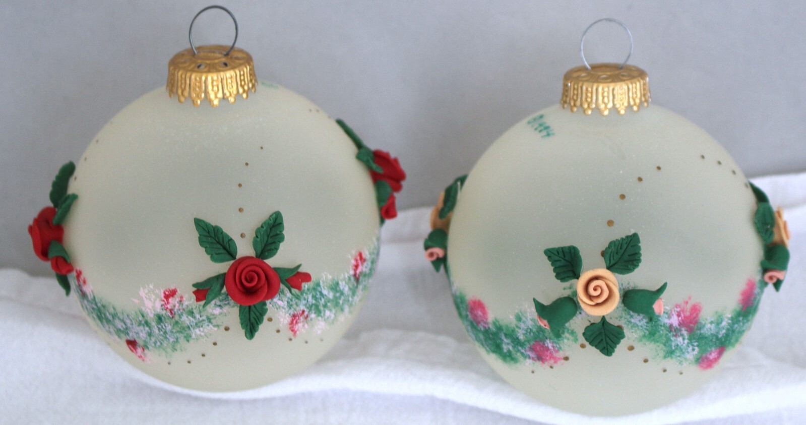 2 Useful Uniques, Inc Collectors Series Handcrafted Christmas Tree Ornaments