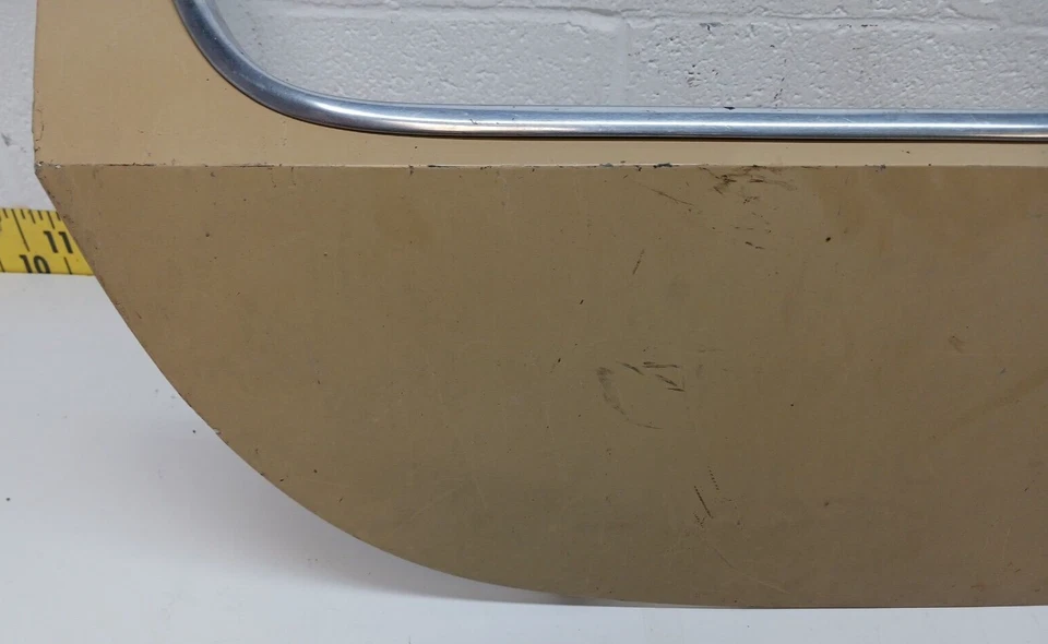 Falda guardabarros derecha usada OEM 1974-78 Chrysler/Imperial/New Yorker (LI81) Foto 4 de 4