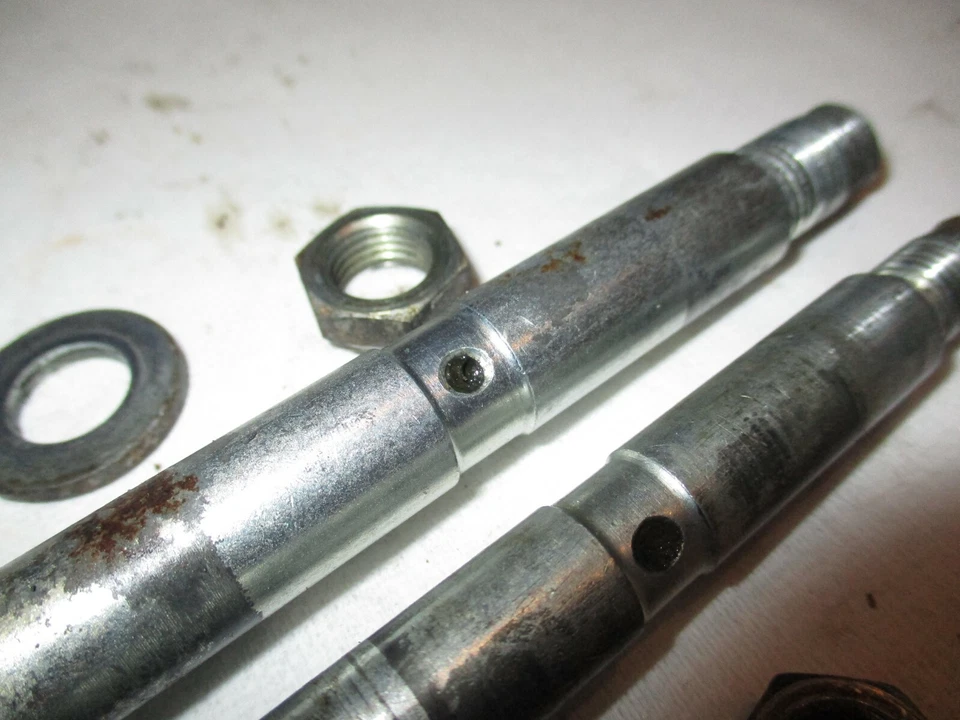 Amortiguador trasero superior e inferior pernos basculante 90109-12646-00 1982 Yamaha YZ490 YZ Foto 4 de 4