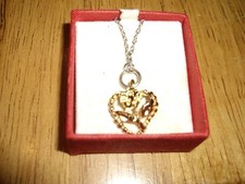 EUC Girls Necklace Goldtone Rose In a Heart on a 15" Silvertone Chain Ring Clas