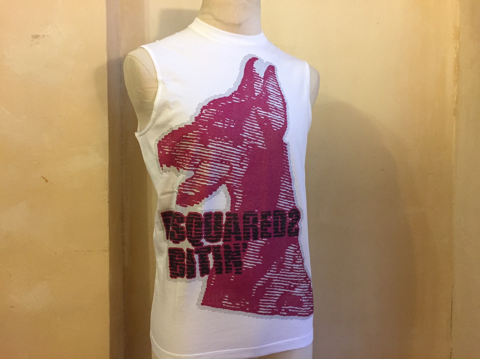 DSQUARED² RUNWAY WHITE PINK STUDED BITIN" DOBERMAN DOG PRINT T SHIRT S M ICON
