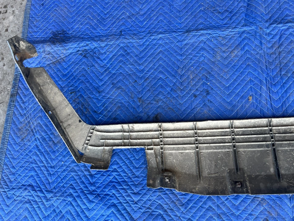 Volvo 740 760 1984-1989 sedán panel de llenado inferior trasero moldura de valencia OEM #1630EM Foto 4 de 4