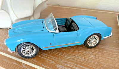 Vintage Bburago Cod. 3010 Lancia Aurelia B24 Spider (1955) Diecast 1/18 Model