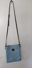 Borsa a tracolla Dooney & Bourke Sullivan Dani in pelle turchese acqua ciottoli