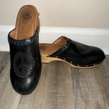 LUCKY BRAND Wood Peace Sign Clog Mule Black Leather Boho Chunky Y2K
