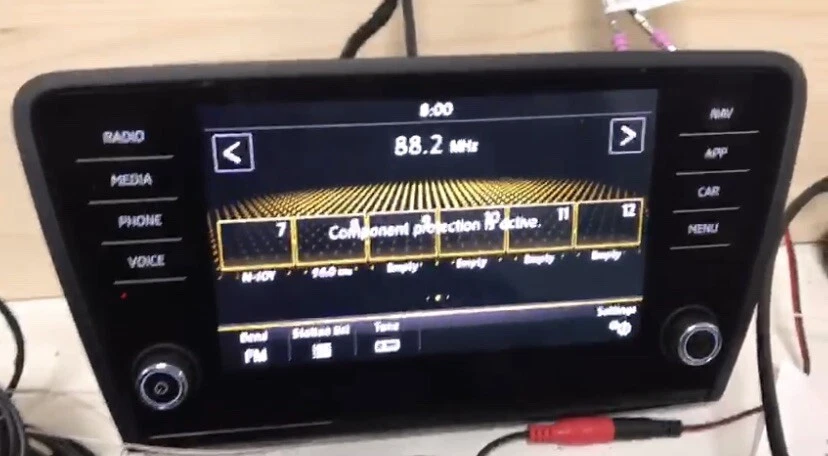 2GM035877 Original VW Infotainment Steuergerät MIB 2 DAB+ US Software #223 - Image 2 of 4