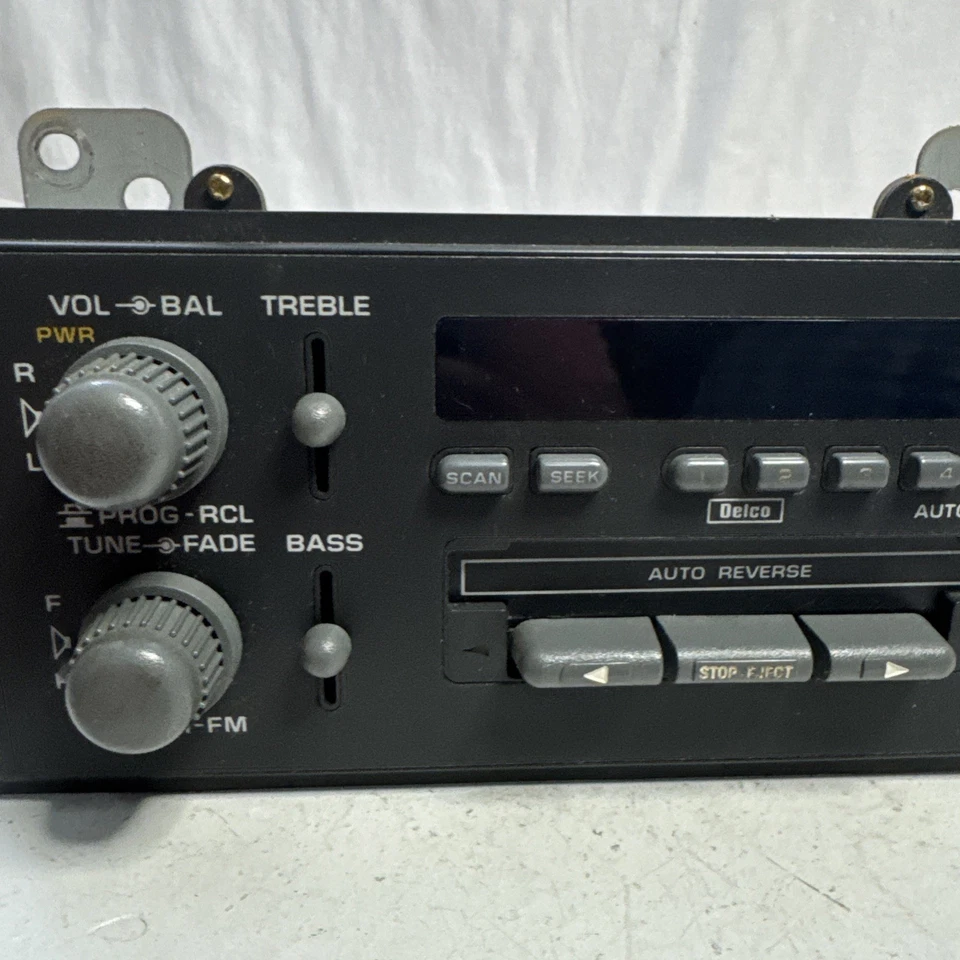 1996 Delco Model 16194955 Radio Cassette Tape Deck Chevrolet S10 Blazer - Image 3 of 4