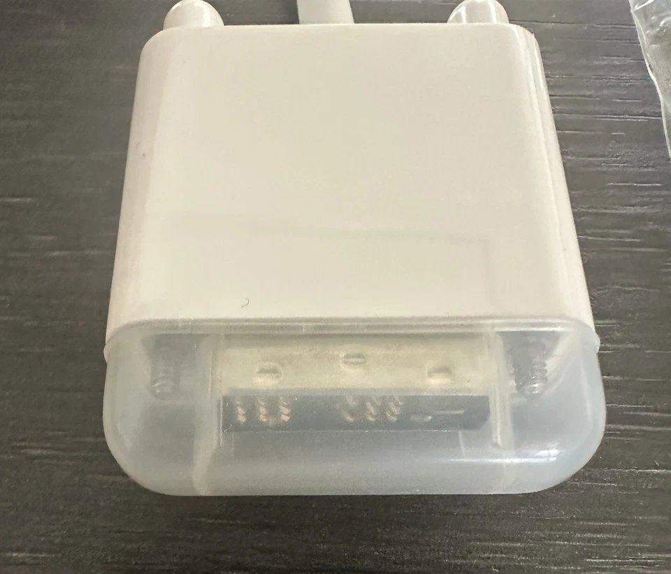 Apple/MAC DVI to VGA display adapter cable Pro BRAND NEW Genuine Original  - Image 2 of 4