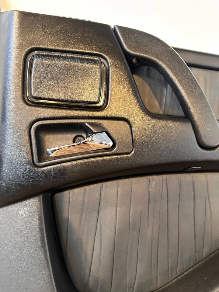 Panel de ajuste trasero derecho Mercedes Clase G G500 G55 2003-2005 negro Designo AMG Foto 3 de 4