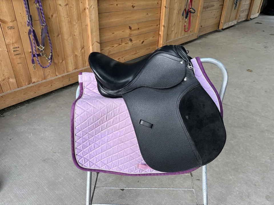 English Dressage Saddle, Kids - Image 2 of 4