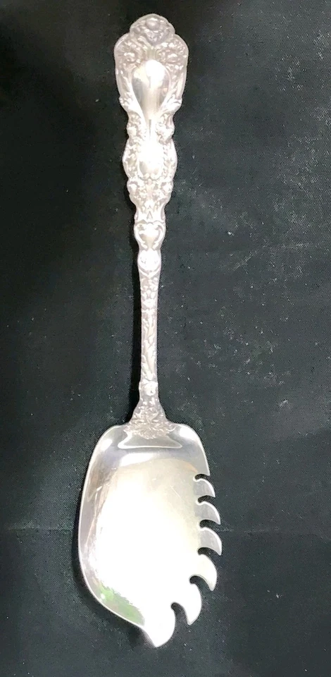 😎 GORHAM c1977 IMPERIAL CHRYSANTHEMUM SILVERPLATED "10 5/8" MACARONI SERVER 🔎 - Image 4 of 4