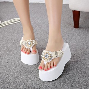girls trendy slippers