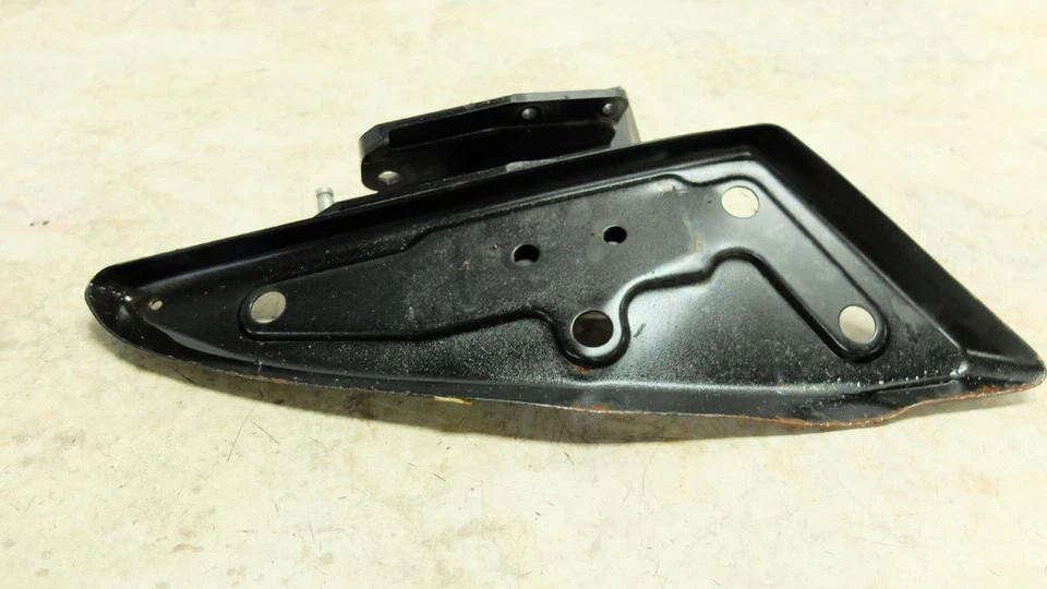 11 Polaris Victory 106 Cross Country reposapiés delantero derecho clavija suelo tabla Foto 2 de 4