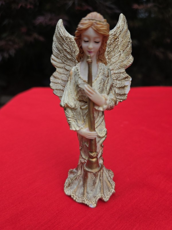 Vintage Golden Angel Playing A Horn Resin Christmas Religious Figurine 6"