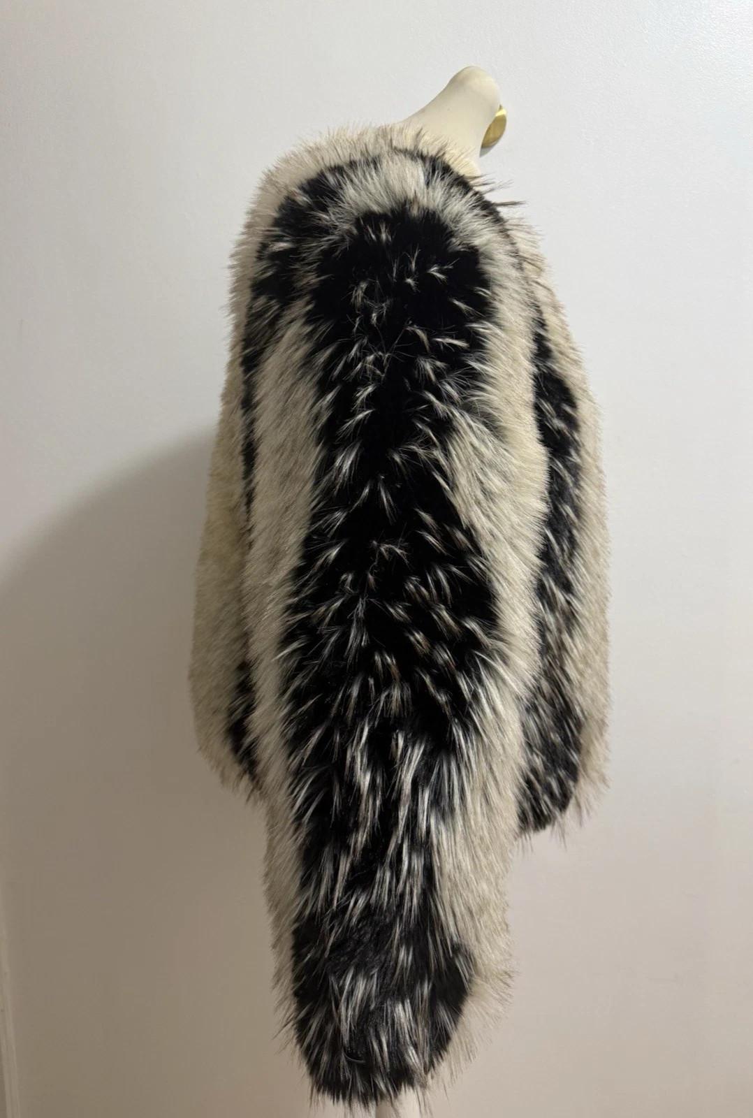 ZARA Viral SHORT FAUX FUR COAT ZW COLLECTION SIZE Medium REF 4360/258/330 thumbnail 6