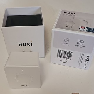 Nuki Bridge Smart Home Bridge für Türschloss weiß matt Kunststoff