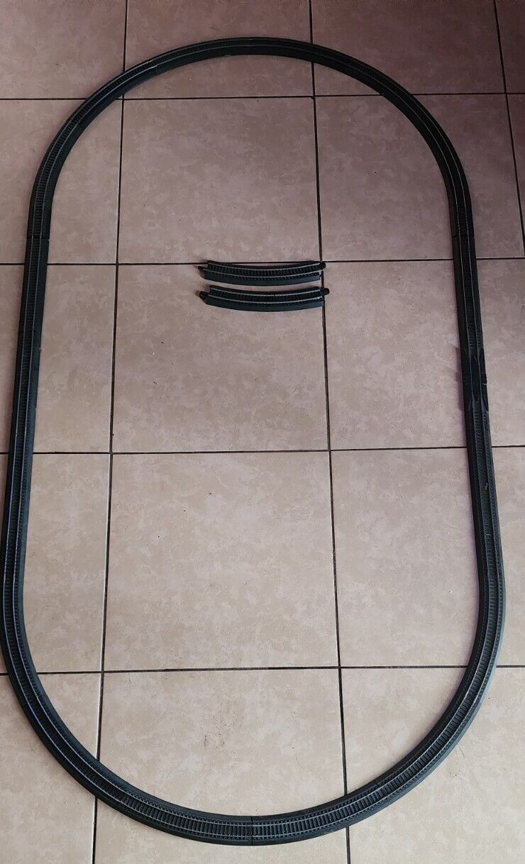 BACHMANN HO SCALE RAILROAD TRACK PACK WITH STEEL ALLOY EZ TRACK 38"x70