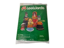 LeeWards Five Carollers Christmas Felt Kit Singing People 1978 Vintage NEW