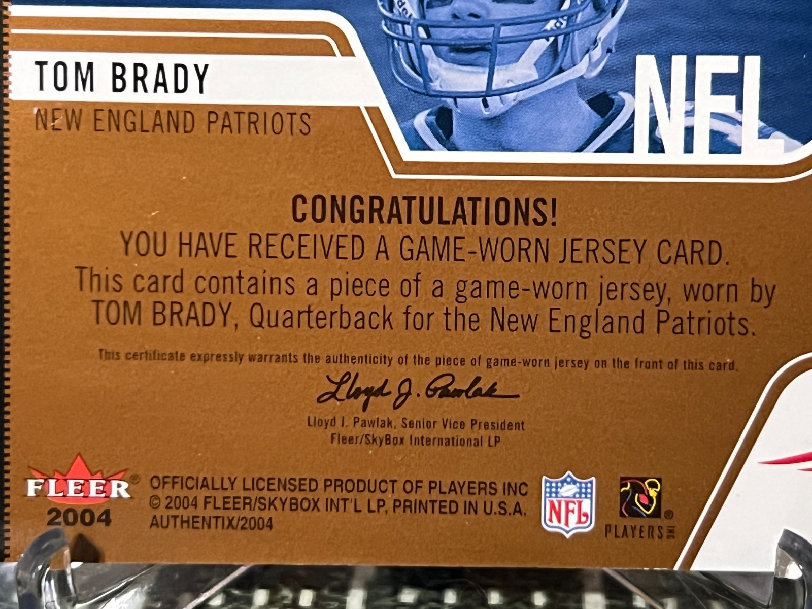 2004 Fleer Authentix Mezzanine JA-TB Tom Brady Game-worn Jersey Patch /75 view 4