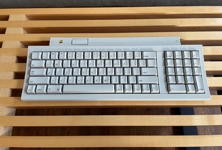 26C111_2 Apple アップル Apple KeyboardⅡ M0487 ADB 純正キーボード