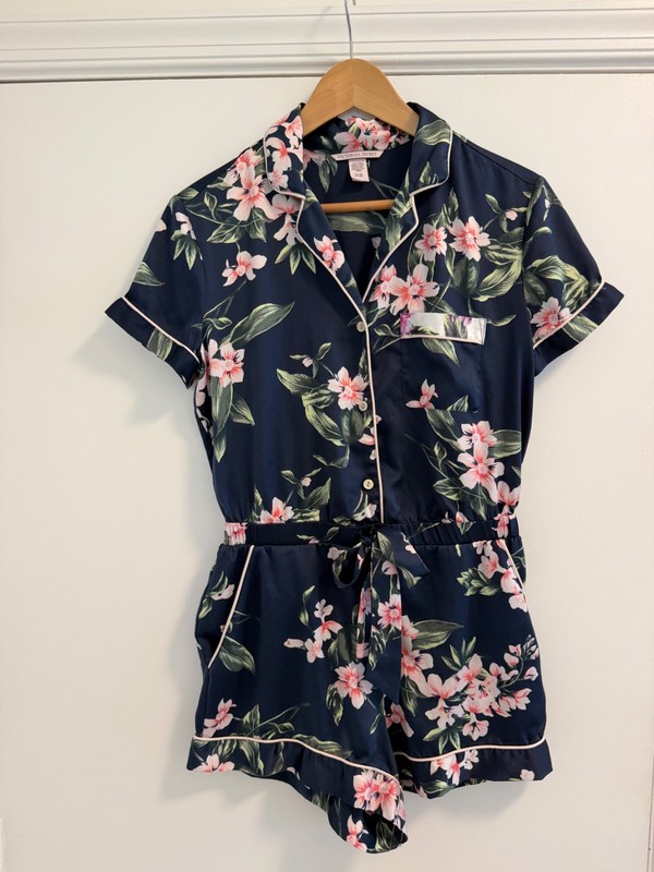 Victoria's Secret  satin floral lounge romper, Small, navy blue background