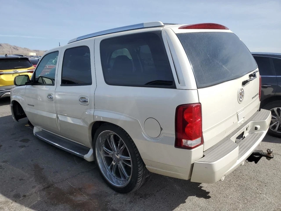 Hood Fits 02-06 ESCALADE 2419457 - Изображение 2 из 4