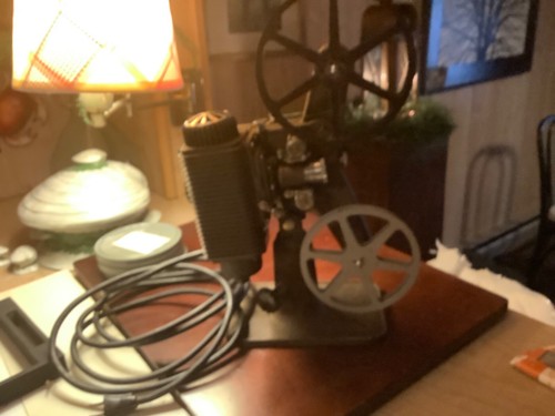 Vintage Revere 8 Model 85 Film Projector 8 Mm - Working - Picture 6 of 13