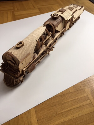 UGEARS Dampf-Lokomotive V-Express mit Tender   Mech. Holzmodell 3D Nr. 70058