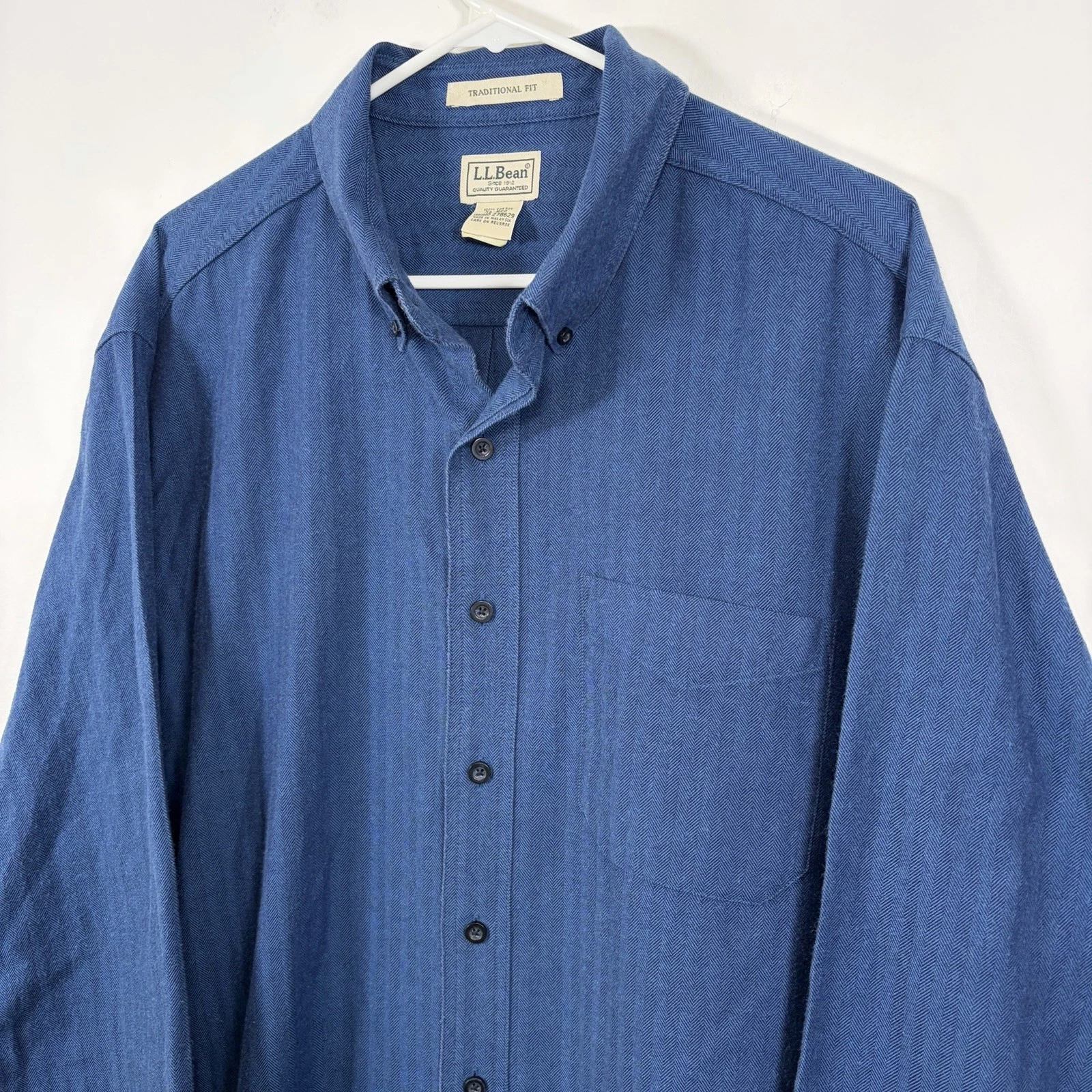 LL Bean Traditional Fit Button Down Shirt Mens Size XL Blue Striped Long Sleeve