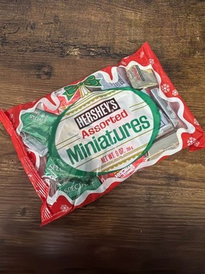 Vintage 1989 Hershey s Assorted Miniatures Christmas Candy 9 oz Sealed