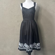 Ann Taylor LOFT Black Fit Flare Dress Size 0 Floral Embroidered Hem Cotton