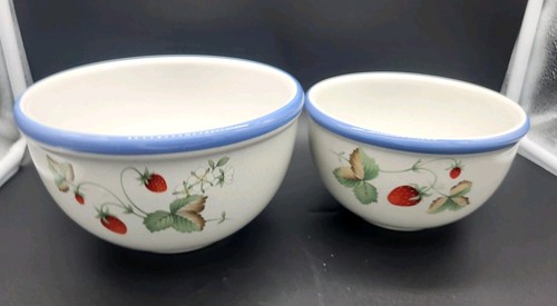 LUSCIOUS JJ 017 Savoir Vivre Nesting Mixing Bowls 6" & 7" Strawberry Blue Rim - Picture 2 of 10