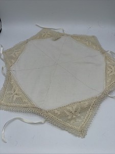 VTG  Hot Rolls Lace Linen Bread Roll Holder The Maltese Collection