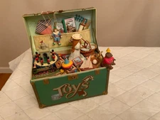 VINTAGE UNESCO 1986 MUSIC BOX "TOY SYMPHONY" TREASURE CHEST OF TOYS WORKING