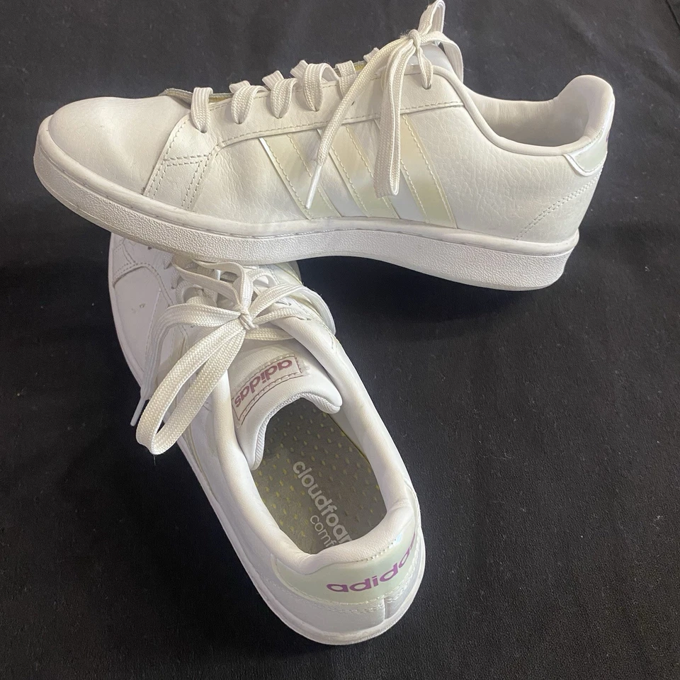 Zapatillas Adidas Cloudfoam Advantage blancas para cancha Foto 2 de 4