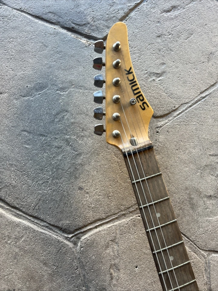 Электрогитара Samick 6 струн - Изображение 2 из 4