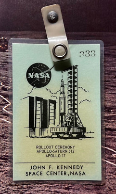 APOLLO 17 AS-512 SATURN ROLLOUT CEREMONY LAMINATED BADGE & CLIP SN 333
