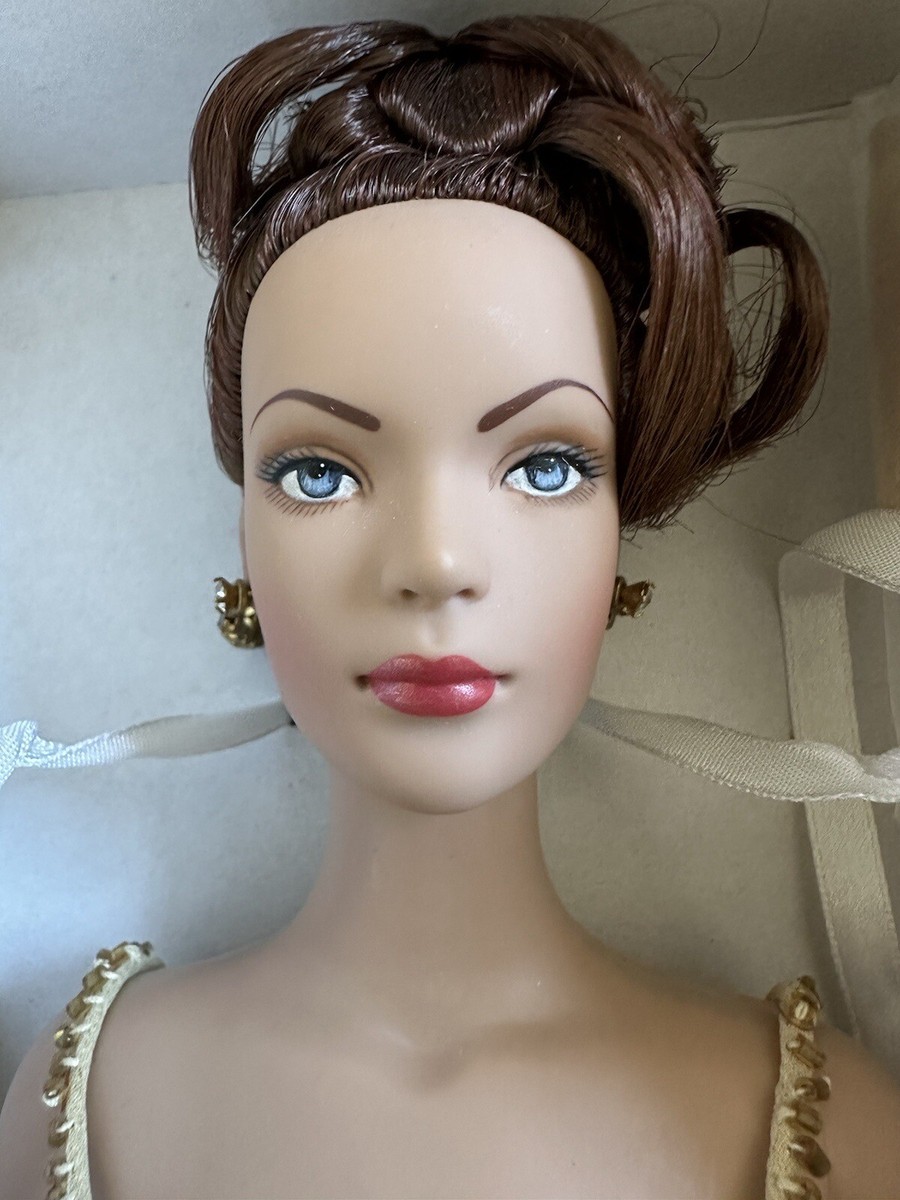 Tonner TYLER WENTWORTH 2004 PARIS FASHION DOLL BON ANNIVERSAIRE GOLD SP ED  LE 50