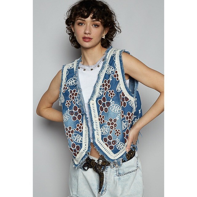 Chaleco vaquero bordado floral con dobladillo deshilachado - POL