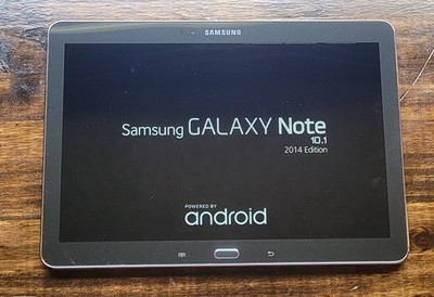 Samsung Galaxy Note 10.1  2014 Edition W/ Leather Case & Logitech Keyboard 