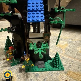 Lego Forestmens Hideout 6054 Missing Few Pieces Good Condition With box / Manual