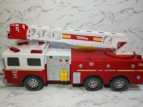 Tonka Fire Rescue Truck #328 Hasbro 2010 Lights & Sirens Work