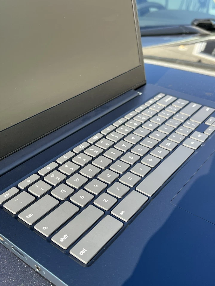 Ноутбук Lenovo 14e Chromebook 14 дюймов (32 ГБ eMMC, AMD A4 двухъядерный, 2,40 ГГц, 4 ГБ) - Изображение 3 из 4