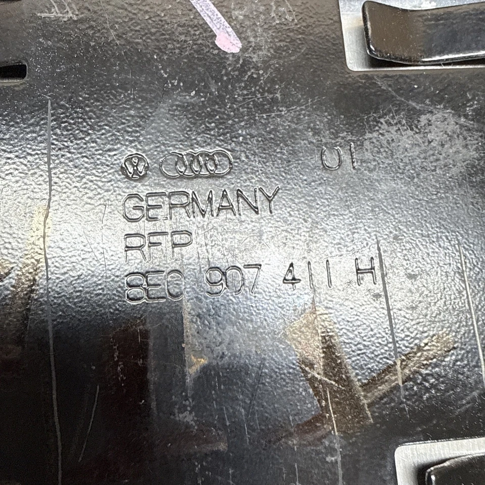 2000-2004 Audi TT 1.8L ECU Engine Control Module Auto Trans 8E0907411H OEM Foto 2 de 4