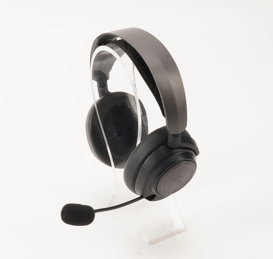 SteelSeries Arctis Nova Pro Gaming Headset for Xbox PC PS4 PS5 and Switch - Image 2 of 4