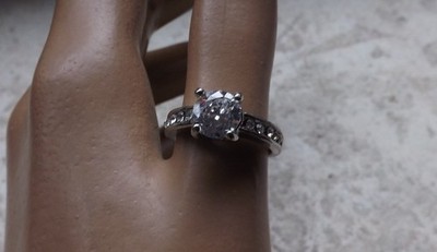 Schöner älterer Silberfarbener Ring mit weißen Steinen 3,51 g RG 49