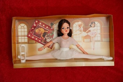 Pedigree Vintage Sindy Active Ballerina Puppe 1982 #42000- OVP