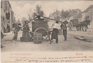 CPA 21 (Côte d' Or) BEAUNE / UN PRESSOIR BOURGUIGNON / ANIMEE