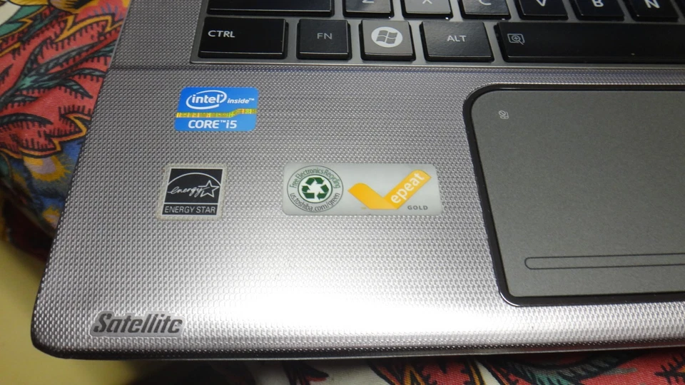 Toshiba Satellite P845-A4200, 14", I5, 8GB, 750GB, Wins10, good laptop - Image 4 of 4